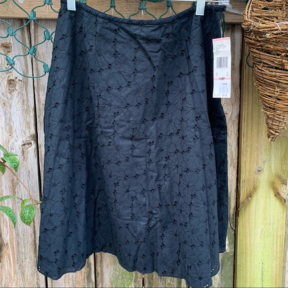 - Anne Klein black flair eyelet skirt NWT - Picture 1 of 8
